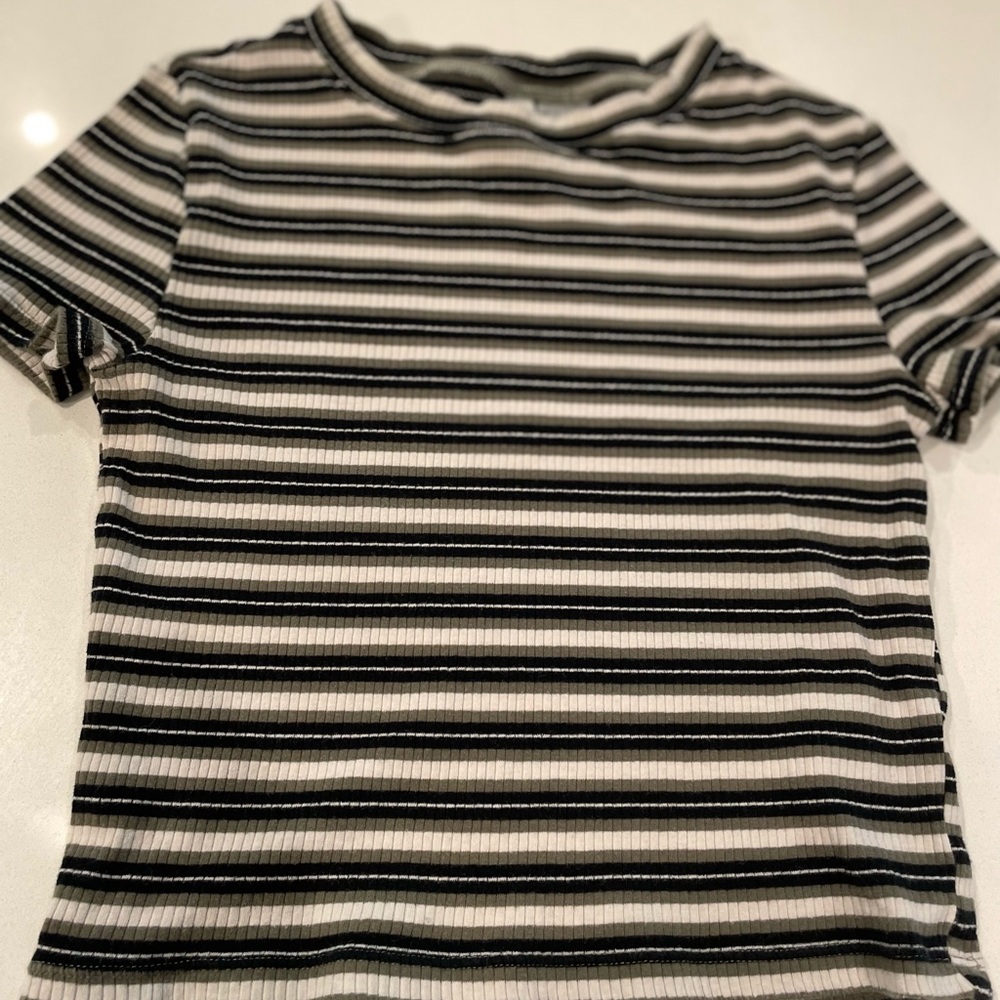 H&M womens S stripped green short sleeve shirt